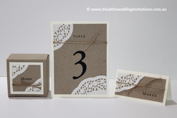 sentimental favour box, table number and place card